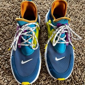 Nike: React Presto running shoes - Youth size 7 boys/women’s 8 1/2